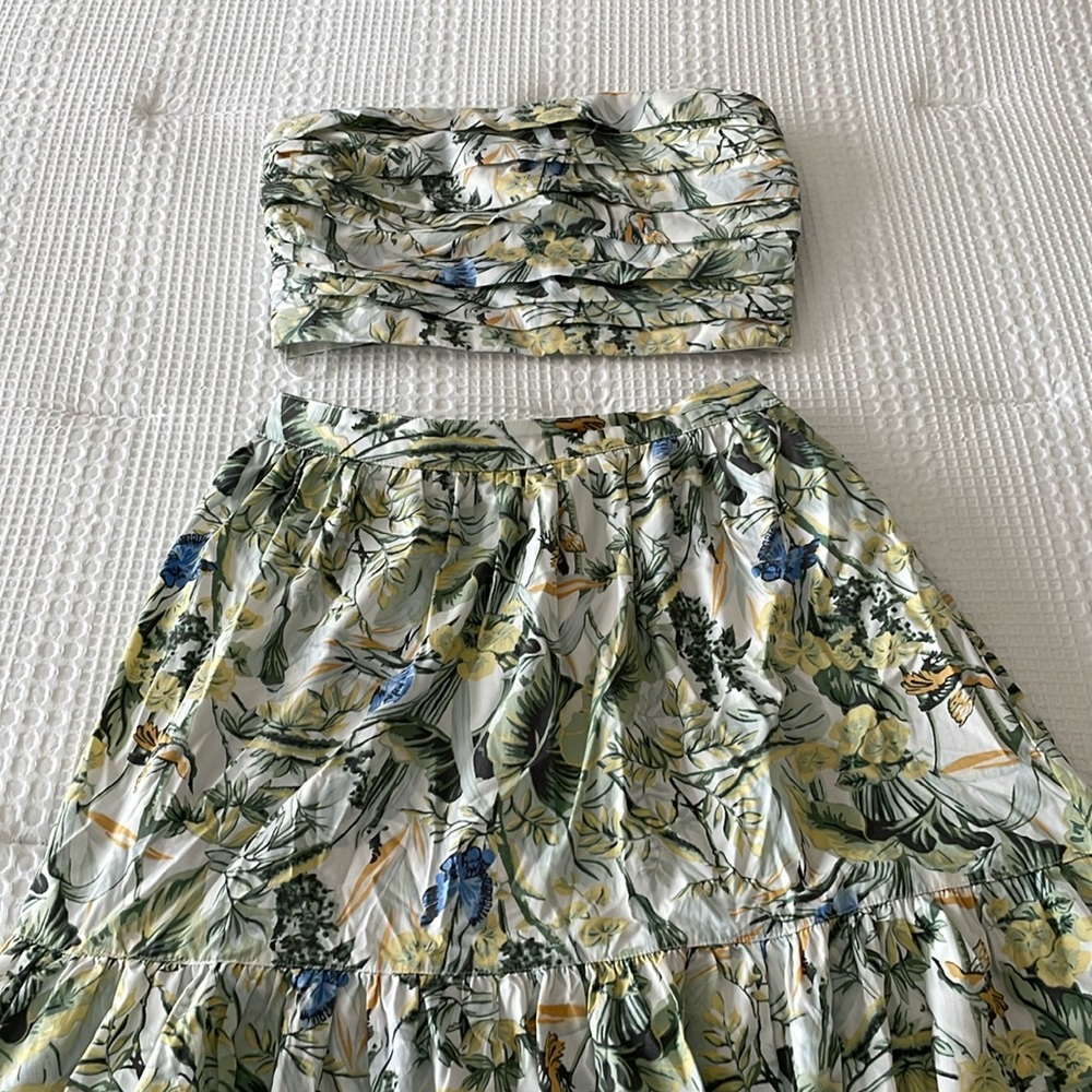 Bright patterned Abercrombie matching set - skirt and crop top